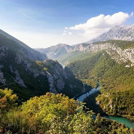 Lugareva: Traditional Retreat With Private Pool And Family-friendly Amenities Villa