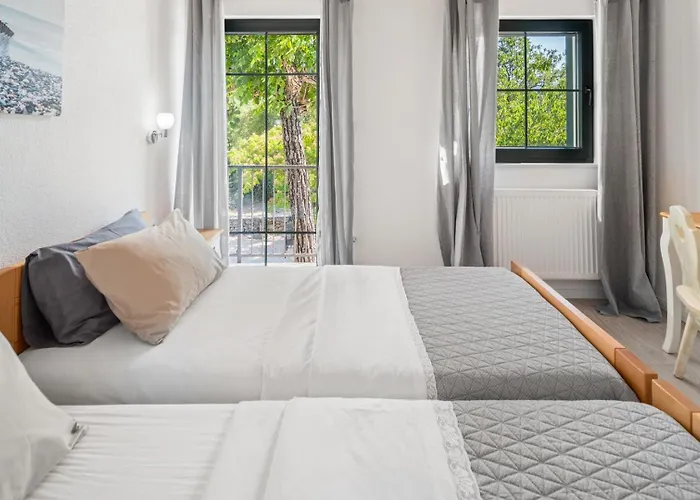 Lugareva With 52 Sqm Private Pool, 4 Bedrooms, 4 Bathrooms, Summer Kitchen, Traditional Environment, Playground וילה