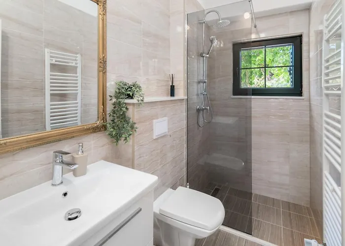 וילה Lugareva With 52 Sqm Private Pool, 4 Bedrooms, 4 Bathrooms, Summer Kitchen, Traditional Environment, Playground