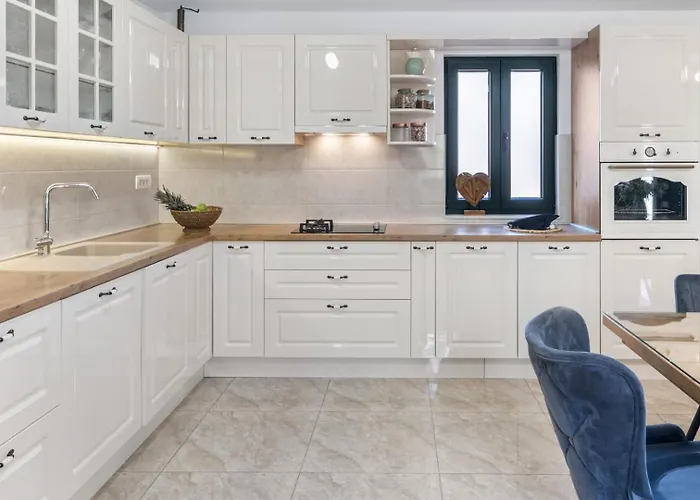 וילה Lugareva With 52 Sqm Private Pool, 4 Bedrooms, 4 Bathrooms, Summer Kitchen, Traditional Environment, Playground