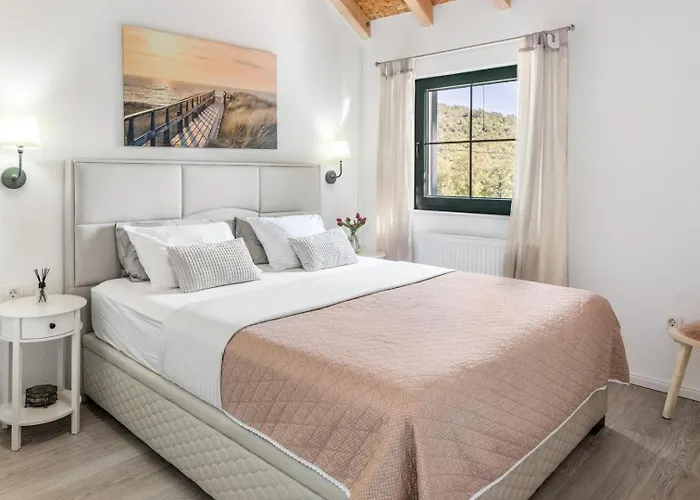 Lugareva With 52 Sqm Private Pool, 4 Bedrooms, 4 Bathrooms, Summer Kitchen, Traditional Environment, Playground * מאקרסקה