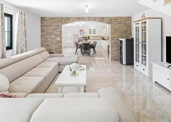וילה Lugareva With 52 Sqm Private Pool, 4 Bedrooms, 4 Bathrooms, Summer Kitchen, Traditional Environment, Playground