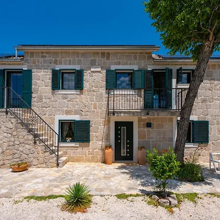 Lugareva With 52 Sqm Private Pool, 4 Bedrooms, 4 Bathrooms, Summer Kitchen, Traditional Environment, Playground Villa *